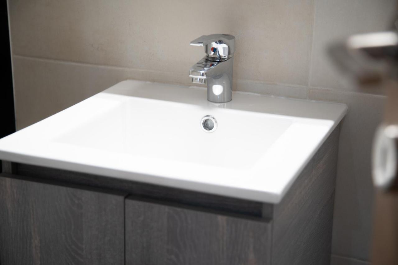 Modern Apartment Downtown Athena Bagian luar foto